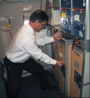 Airlines urged to look at manual handling training