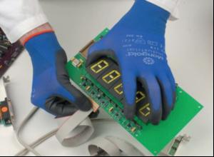 Gloves with 18 gauge technology