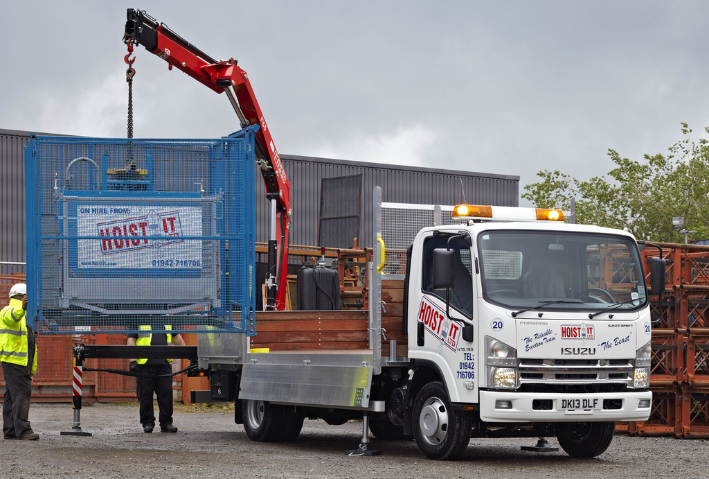isuzu hoist it  0913 hires