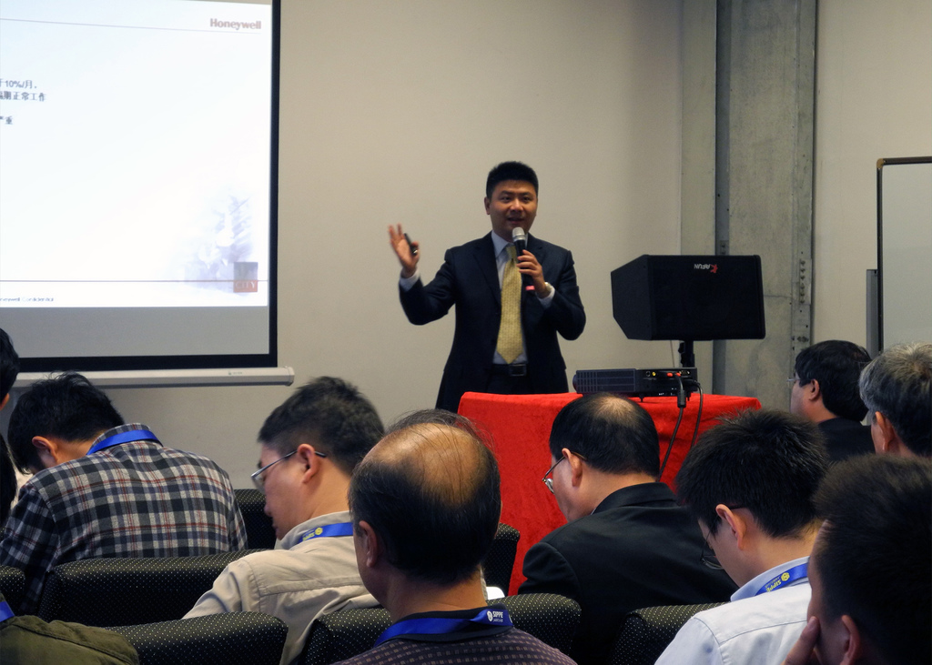 wilson-tan-at-sippe-print