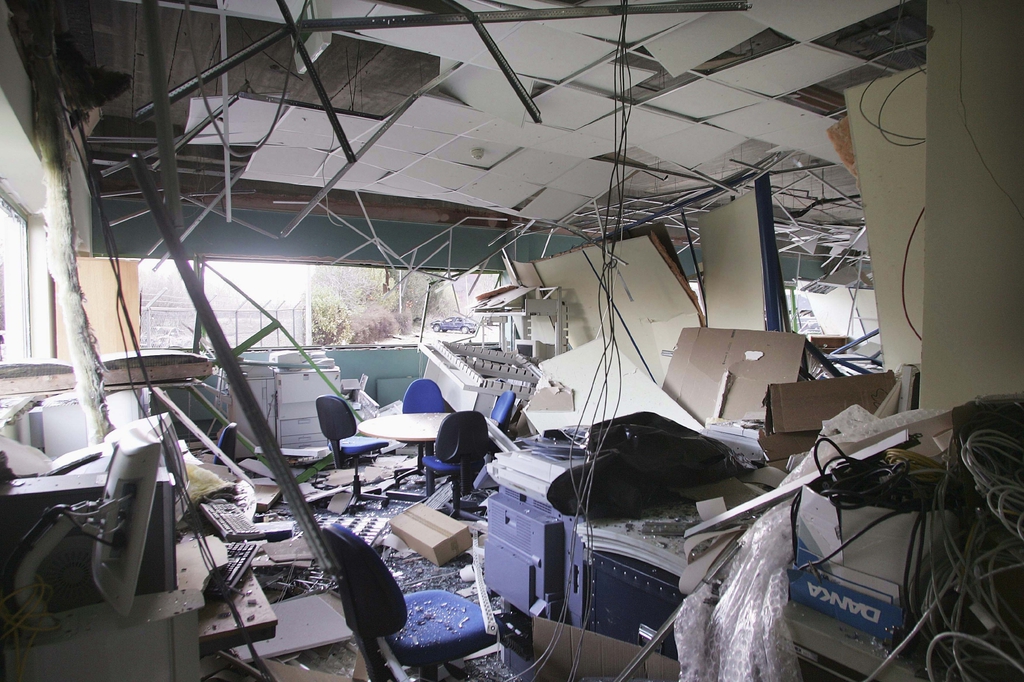 sysop - explosion-damaged offices