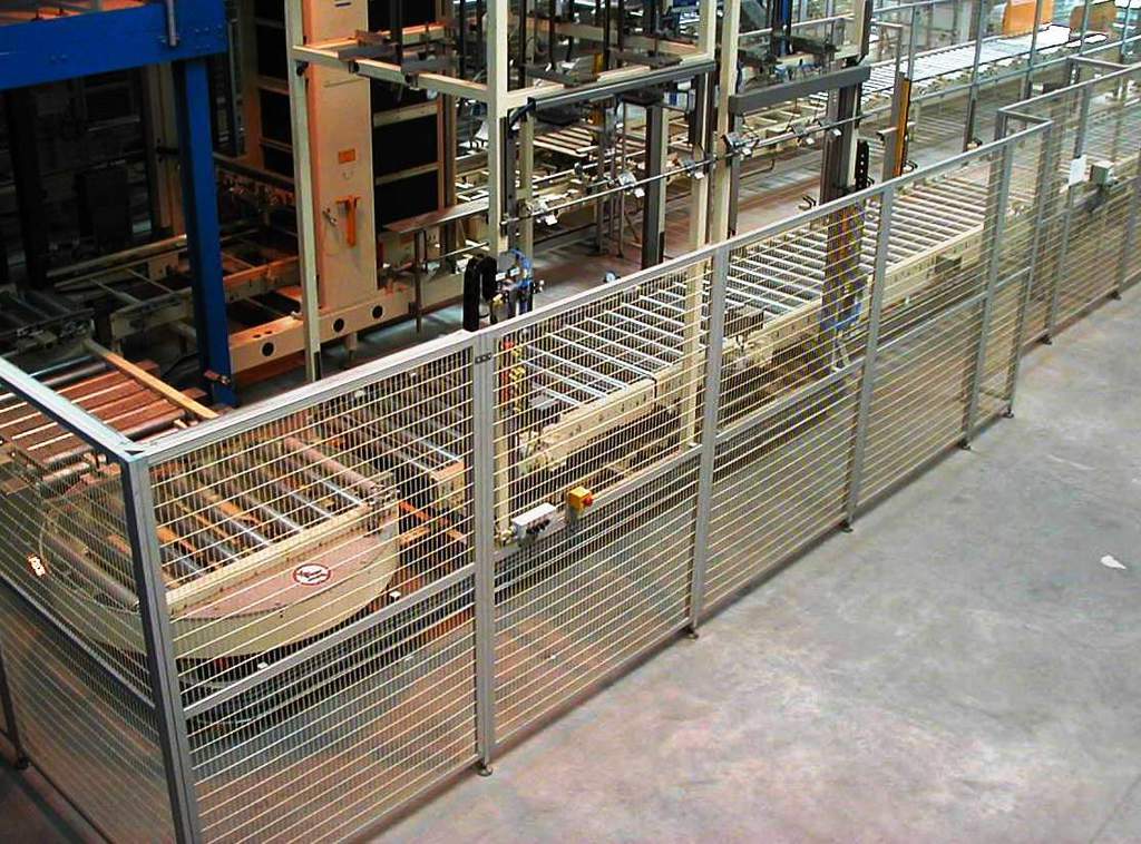 pallet handling conveyor