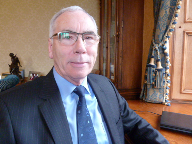 cliff lockyer  ceo of cl-7 limited  cushioning technology l1010848