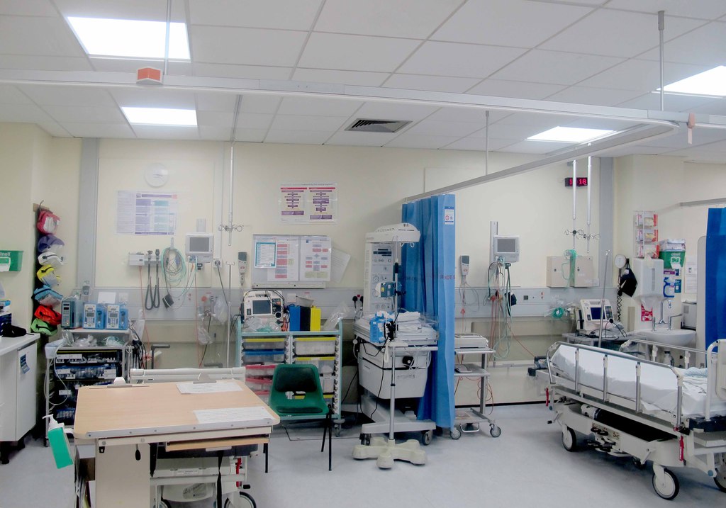 royal surrey county hospital 2 (sml)