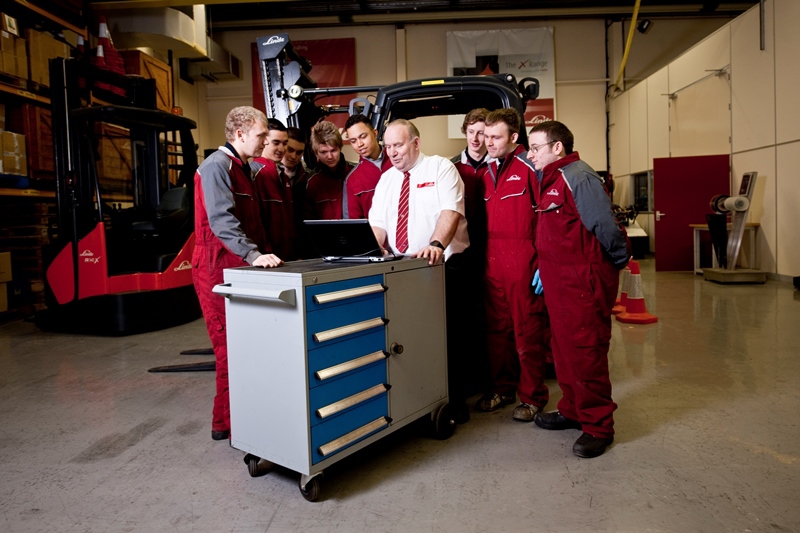 001 linde apprentices