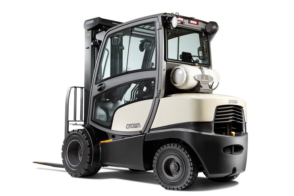 crown c-5 with full cabin