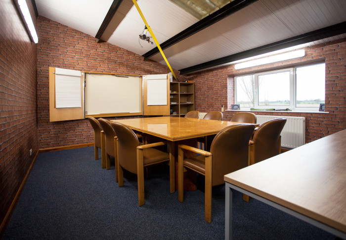 f1nuutgxg4uxbywmzno9