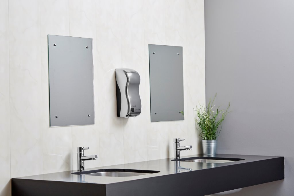 washroom shot with silver d1