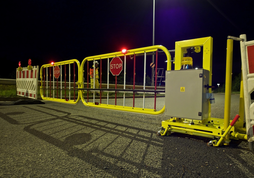 colas remote controlled traffic management access gate
