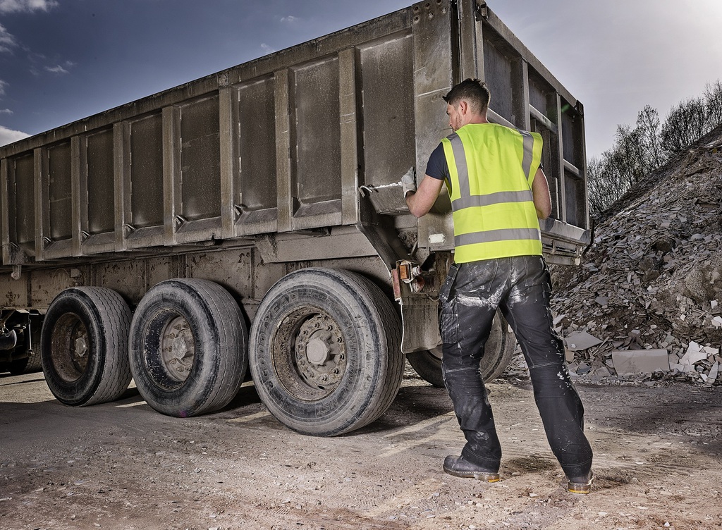 dr. martens - hyten uk hero small 2