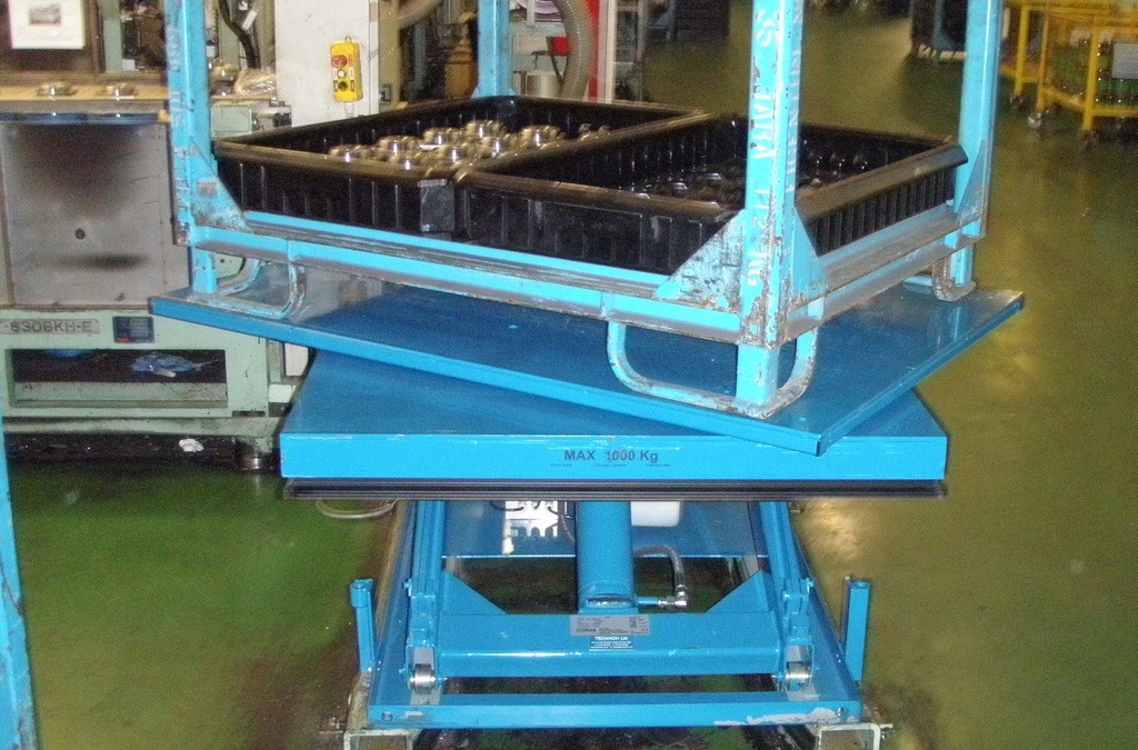tecmach scissor lift withturntable