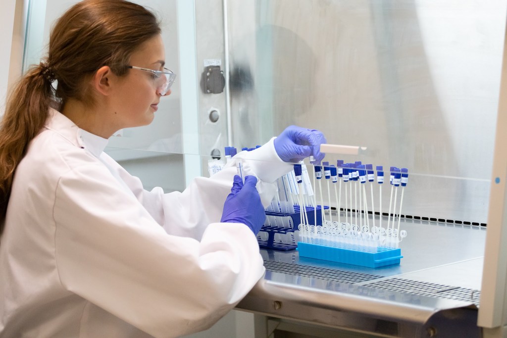 Academy will train army of laboratory technicians