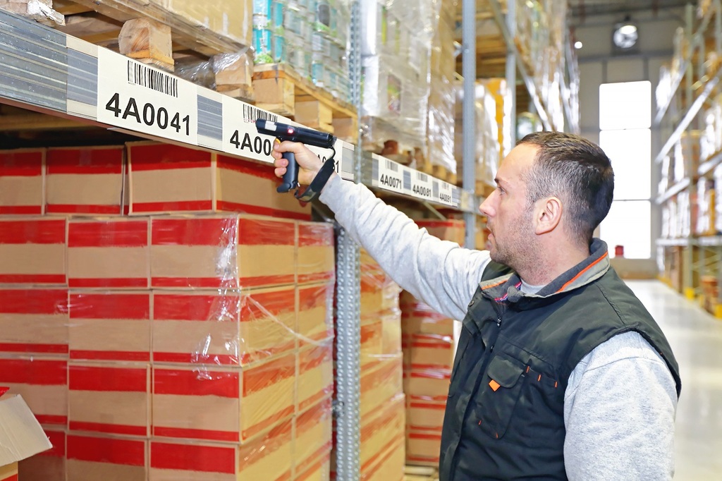 New extra-large ticket holders from Beaverswood offer quick and easy fixing