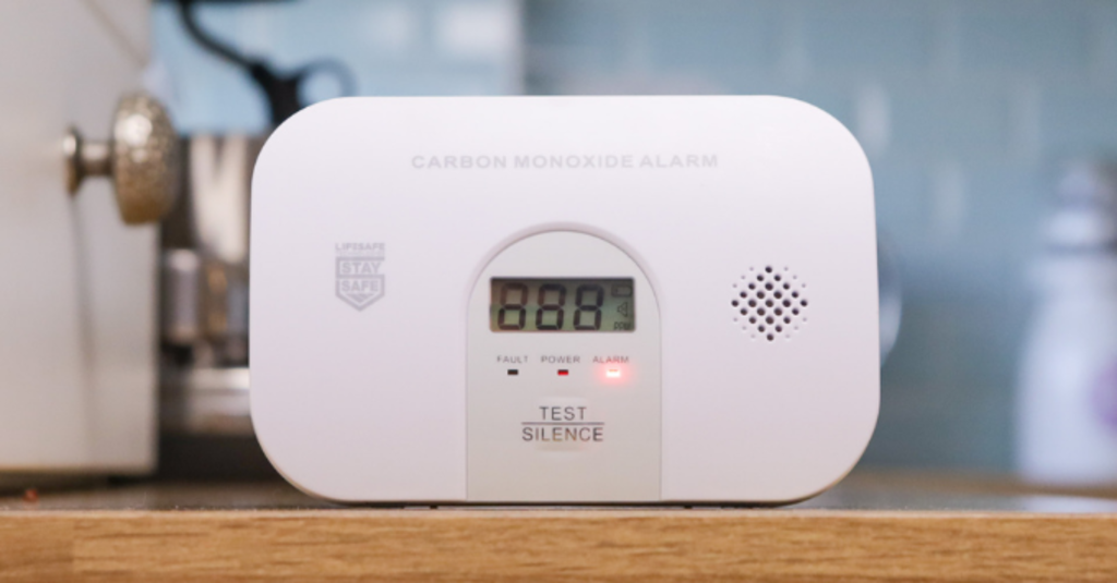 Lightweight 5-in-1 fire extinguisher