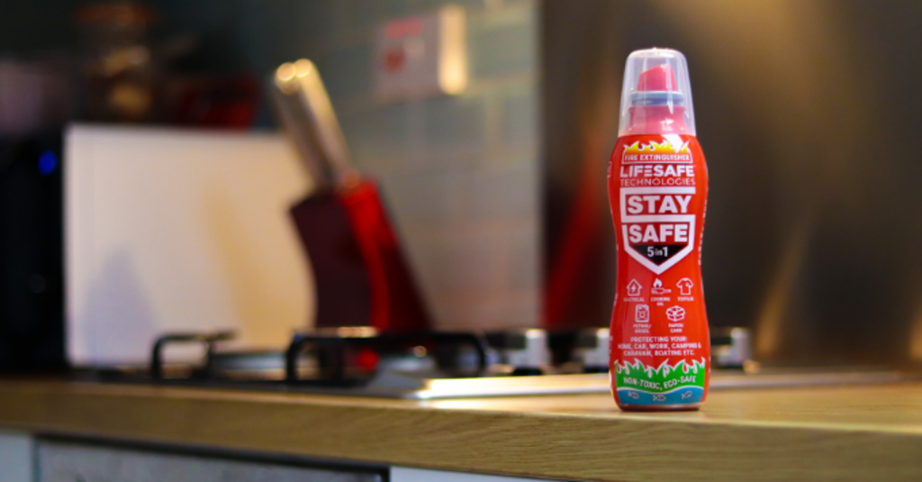 Lightweight 5-in-1 fire extinguisher