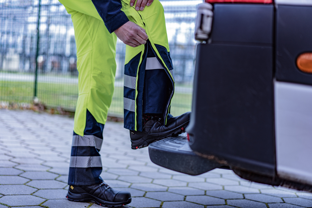 Gore-Tex overtrousers for electrical workers