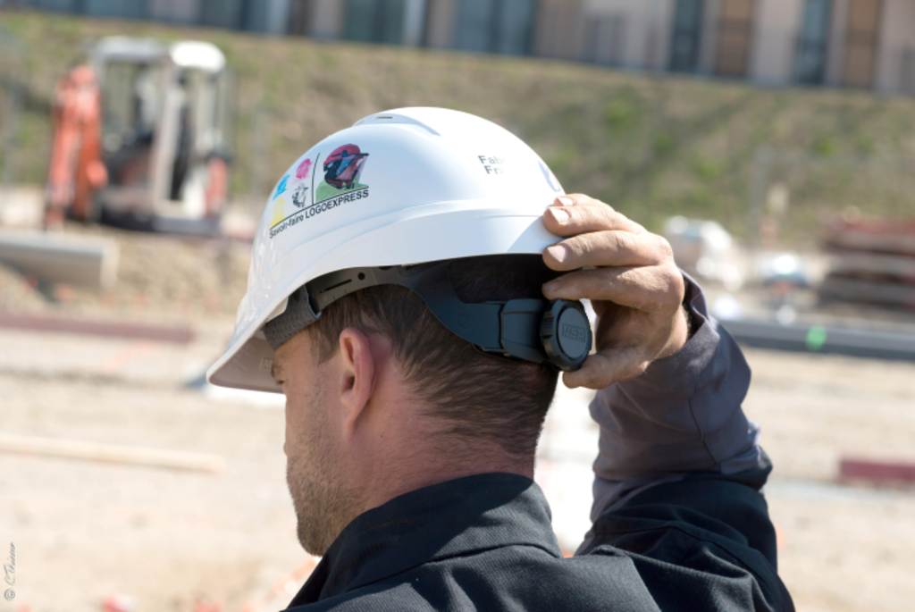 The benefits of hard hat customisation