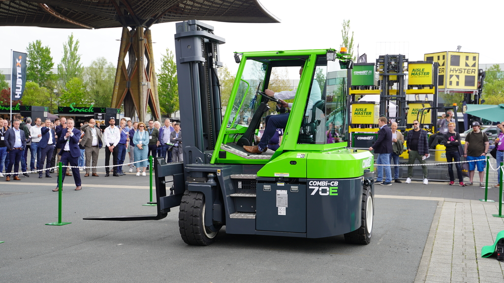 Combilift debuts Combi-CB70E
